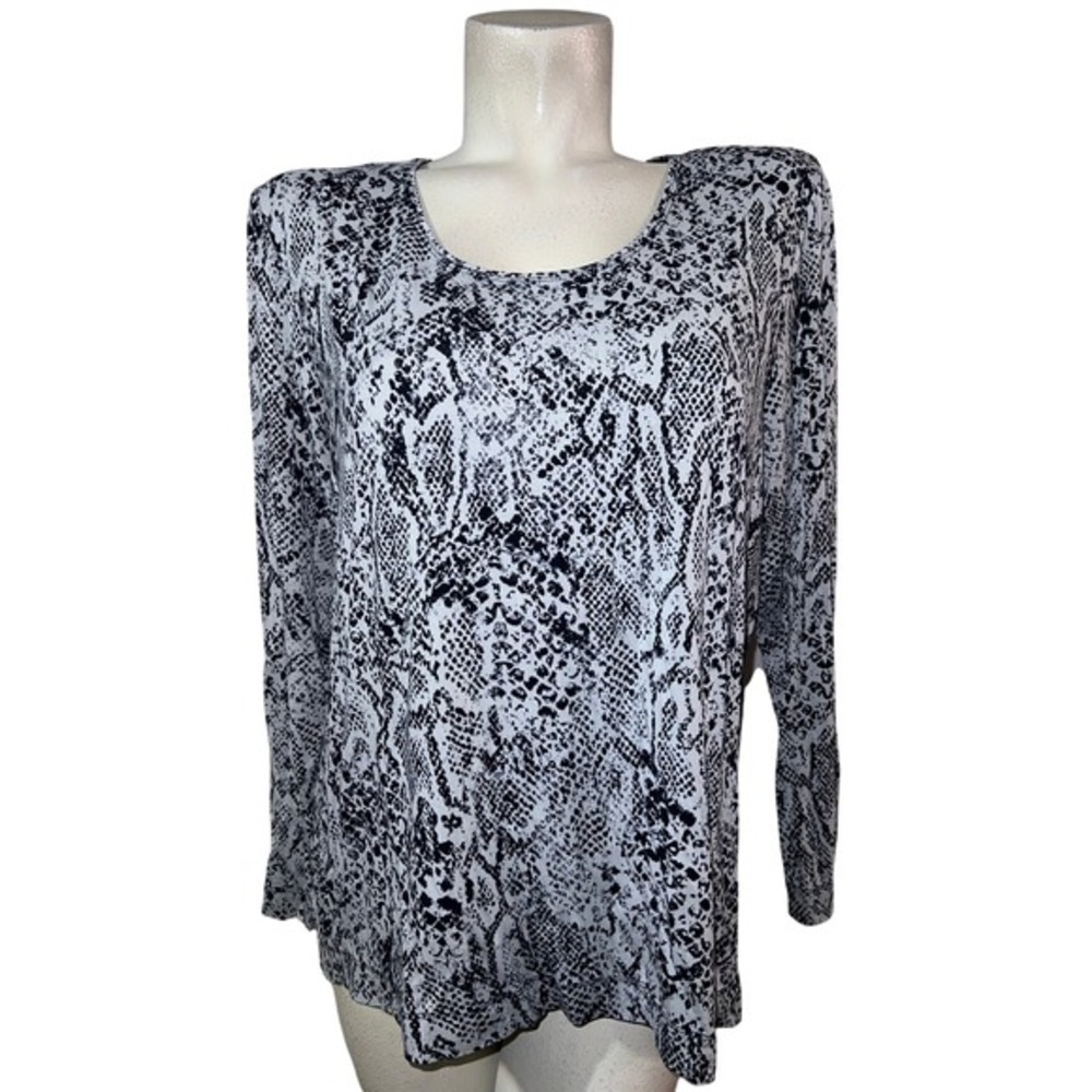 Chicos Size (3) XL Snake Print Long Sleeve‎ Scoop Neck Top Shirt Black Gray LS